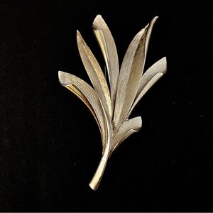 Vintage Leaf Brooch